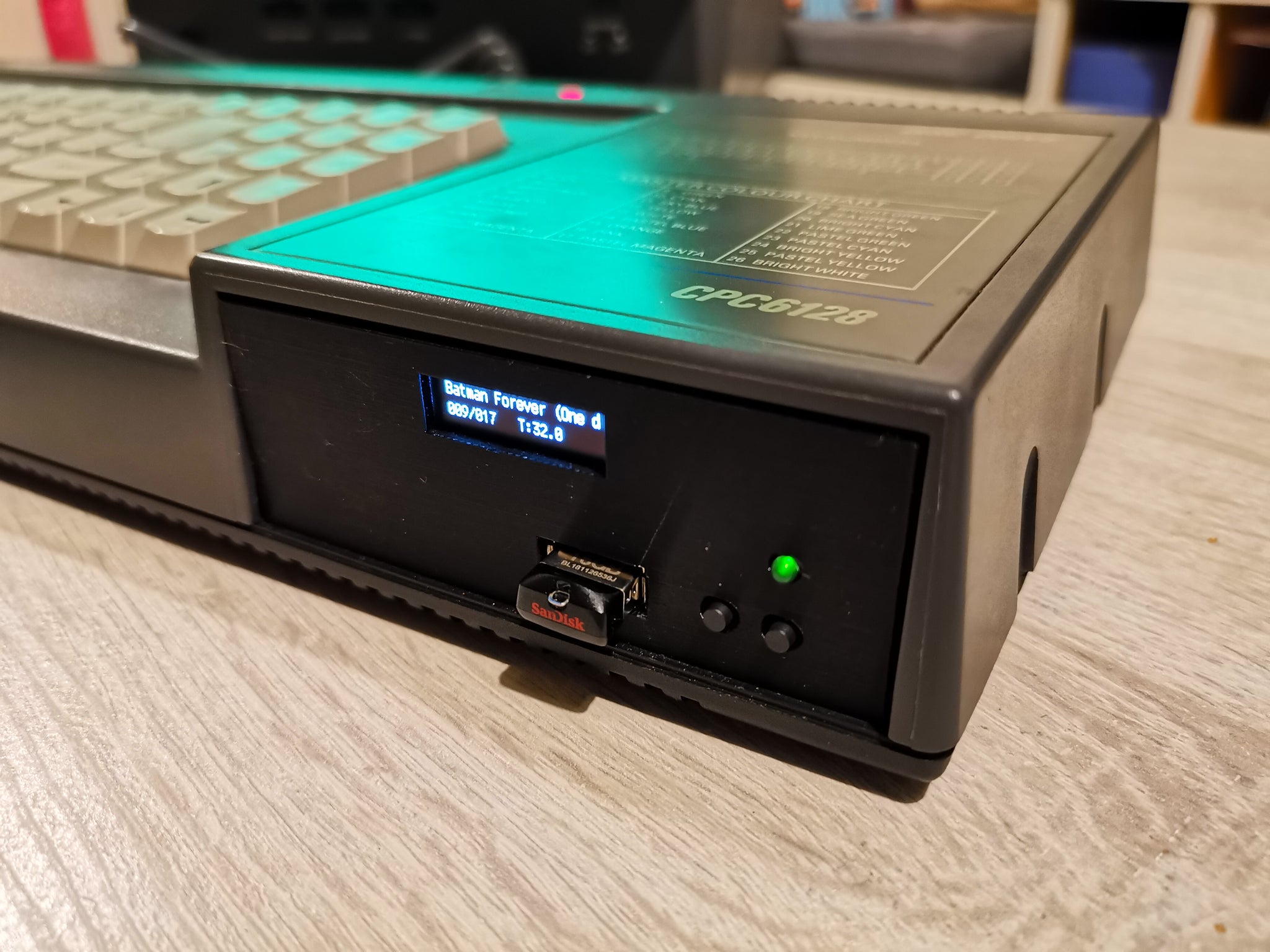 AMSTRAD CPC 6128 - 3D PRINTED MOUNT / OLED DISPLAY / FLASH FLOPPY